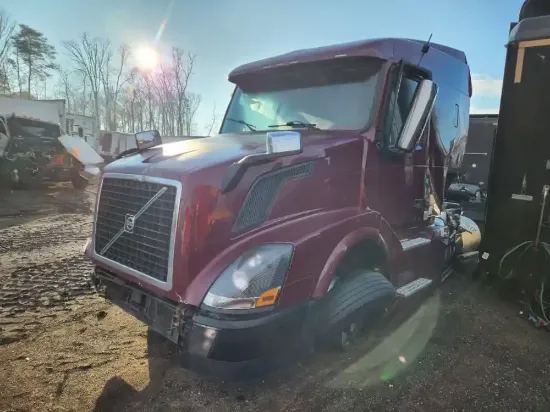 Picture of 2015-volvo-vnl-truck-delivery