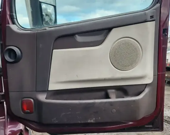 Picture of (Used) 2015 Volvo VNL, INTERIOR DOOR PANEL