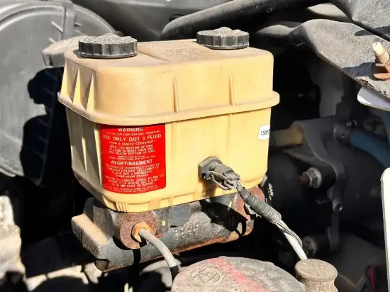 Picture of (Used) 2005 Chevrolet C4500, BRAKE MASTER CYLINDER