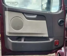 Picture of (Used) 2015 Volvo VNL, INTERIOR DOOR PANEL