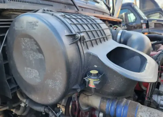 Picture of (Used) 2015 Volvo VNL, AIR CLEANER