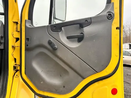 Picture of (Used) 2007 Freightliner M2 106, INTERIOR DOOR PANEL