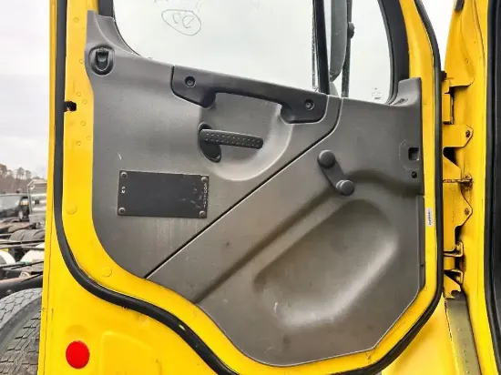 Picture of (Used) 2007 Freightliner M2 106, INTERIOR DOOR PANEL