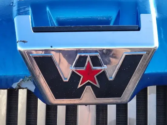 Picture of (Used) 2017 Western Star 4700, EMBLEM HOOD