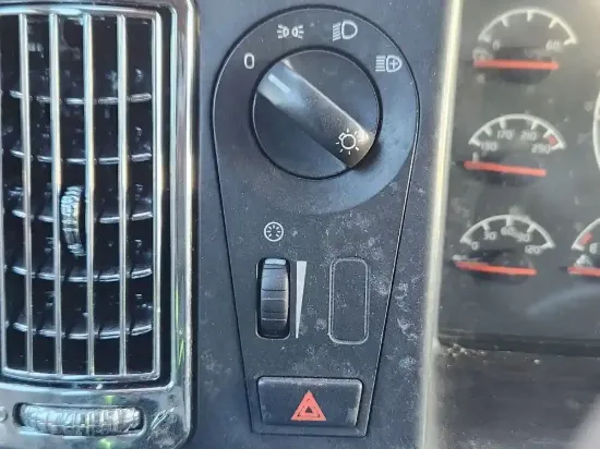 Picture of (Used) 2015 Volvo VNL, MISCELLANEOUS DASH SWITCHES