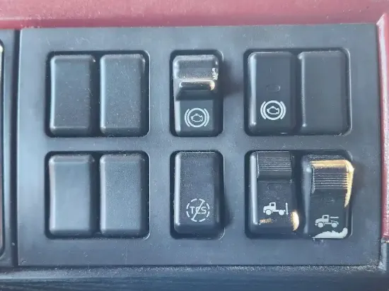 Picture of (Used) 2015 Volvo VNL, MISCELLANEOUS DASH SWITCHES