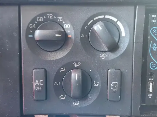Picture of (Used) 2015 Volvo VNL, TEMPERATURE CONTROL ASSEMBLY