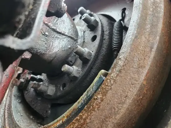 Picture of (Used) 2007 Freightliner Columbia 120, REAR DIFFERENTIAL HUBS