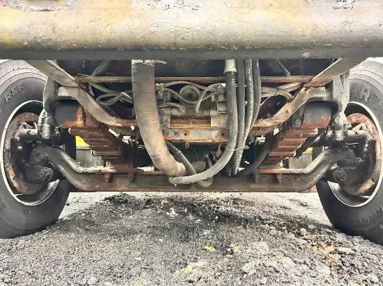 Picture of (Used) 2002 International 4900, COMPLETE FRONT AXLE