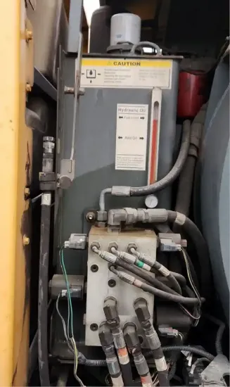 Picture of (Used) 2007 Sterling SC8000, HYDRAULIC TANK
