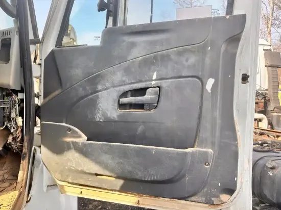 Picture of (Used) 2010 International 4300, INTERIOR DOOR PANEL