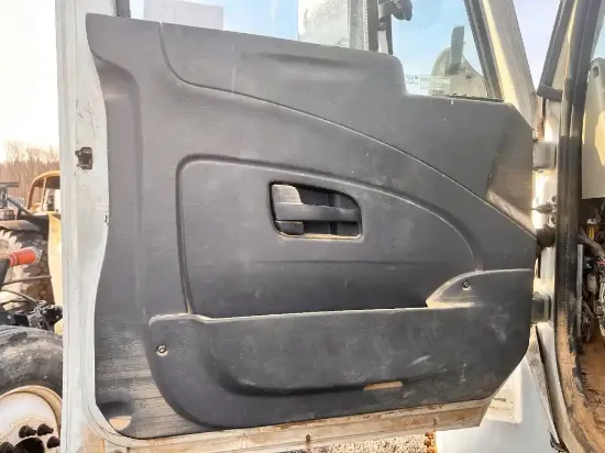 Picture of (Used) 2010 International 4300, INTERIOR DOOR PANEL