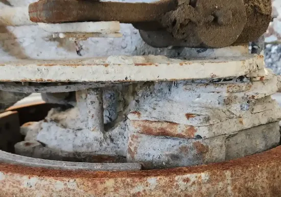 Picture of (Used) 2017 Mack GU813, REAR DIFFERENTIAL HUBS