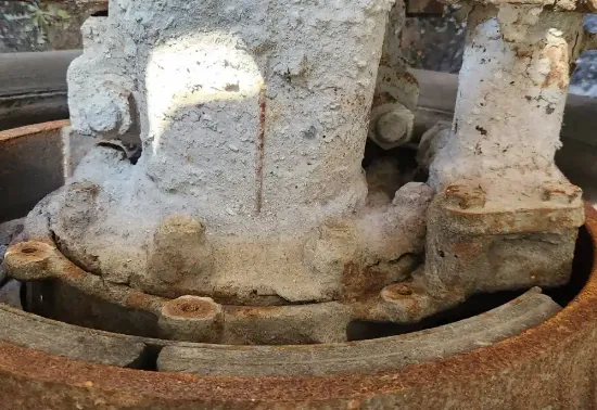 Picture of (Used) 2017 Mack GU813, FRONT DIFFERENTIAL HUBS
