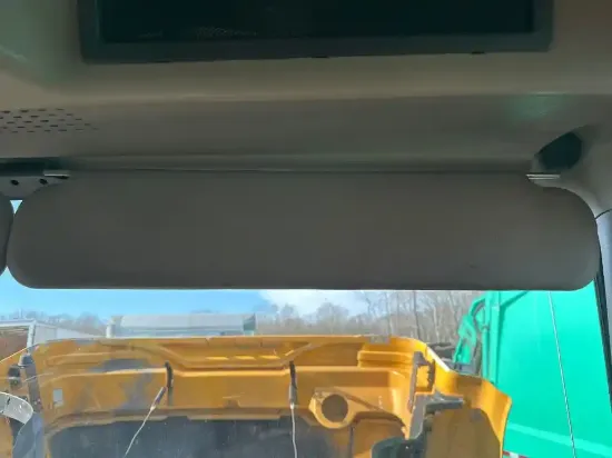 Picture of (Used) 2002 International 4900, SUN VISOR- 