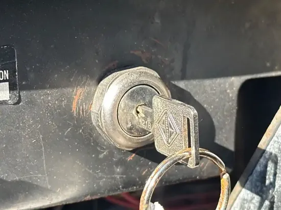 Picture of (Used) 2002 International 4900, IGNITION SWITCH