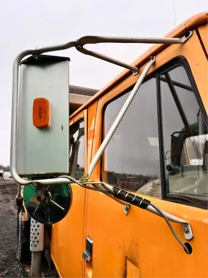 Picture of (Used) 2002 International 4900, SIDE VIEW MIRROR- 