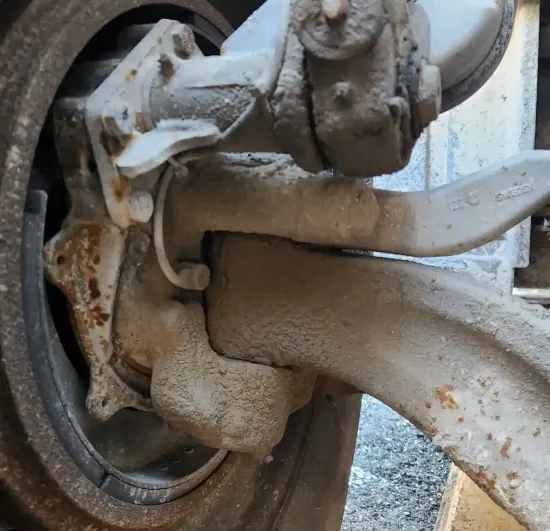 Picture of (Used) 2017 Mack GU813, FRONT SPINDLE/KNUCKLE