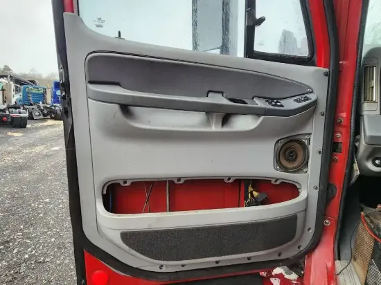 Picture of (Used) 2007 Freightliner Columbia 120, INTERIOR DOOR PANEL