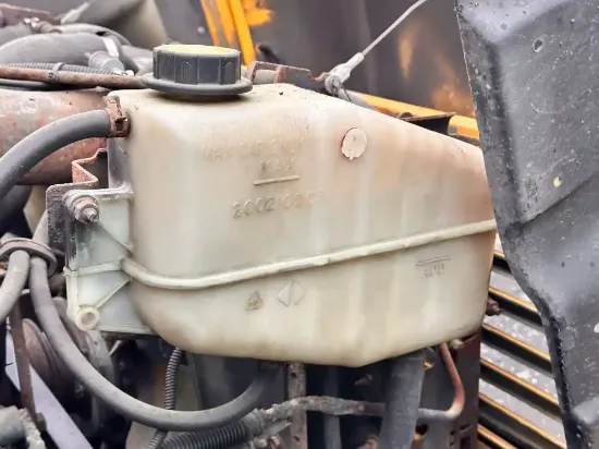 Picture of (Used) 2002 International 4900, RADIATOR OVERFLOW BOTTLE- 