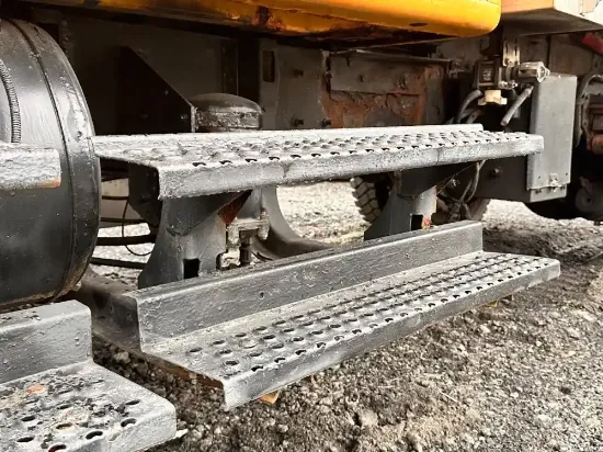 Picture of (Used) 2002 International 4900, STEP