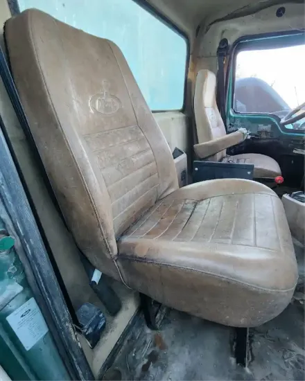 Picture of (Used) 2017 Mack GU813, SEAT