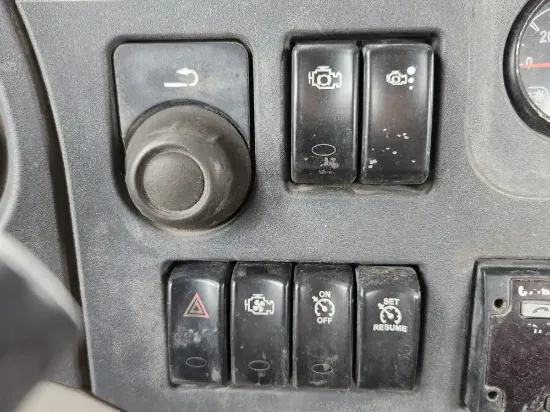 Picture of (Used) 2018 Peterbilt 567, MISCELLANEOUS DASH SWITCHES