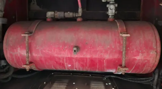 Picture of (Used) 2008 Seagrave Pumpers, AIR TANK (4)