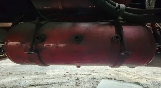 Picture of (Used) 2008 Seagrave Pumpers, AIR TANK (2)