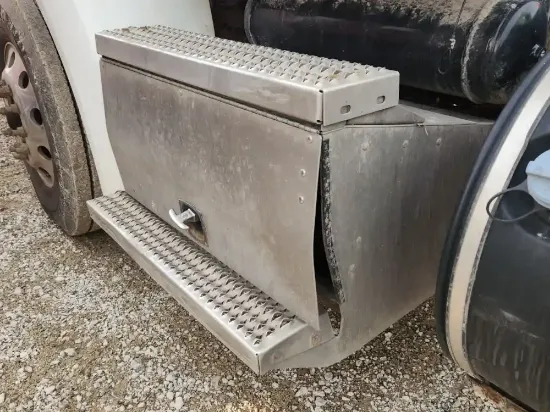 Picture of (Used) 2018 Peterbilt 567, BATTERY BOX