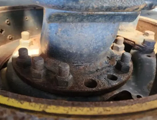 Picture of (Used) 2020 Western Star 5700, FRONT DIFFERENTIAL HUBS