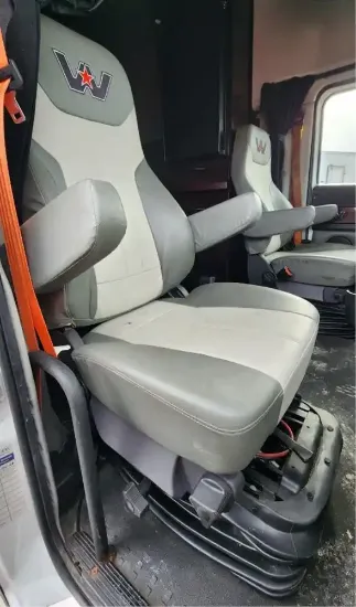 Picture of (Used) 2020 Western Star 5700, SEAT