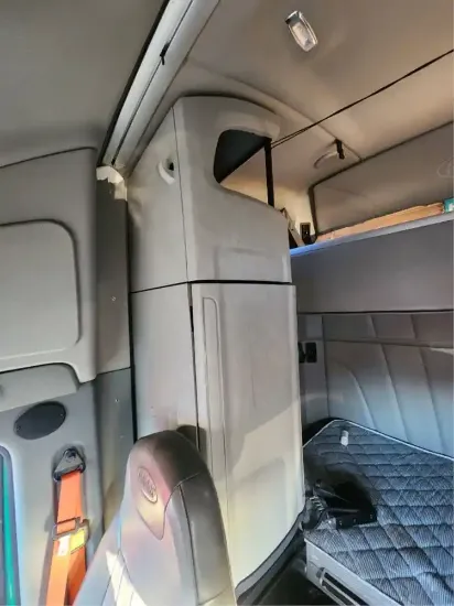 Picture of (Used) 2020 Peterbilt 579, SLEEPER CABINETS