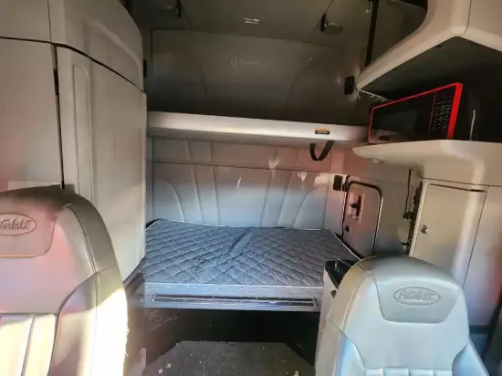 Picture of (Used) 2020 Peterbilt 579, SLEEPER BUNK