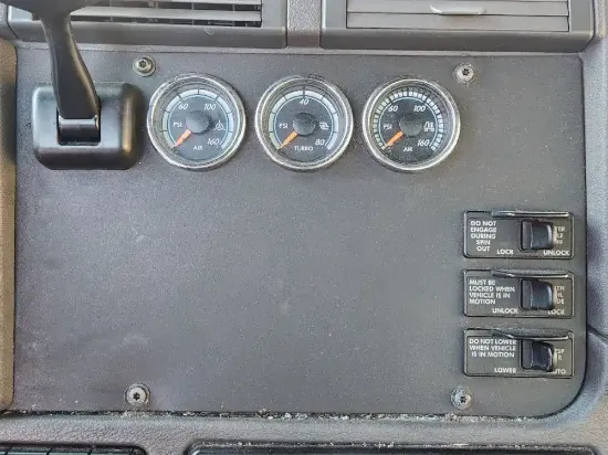 Picture of (Used) 2017 Freightliner Cascadia 125, MISCELLANEOUS DASH SWITCHES