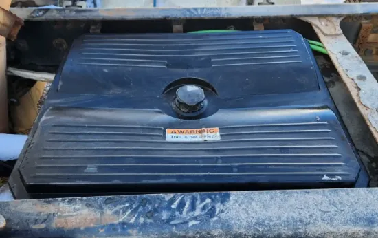 Picture of (Used) 2016 Freightliner Cascadia 113, BATTERY BOX COVER