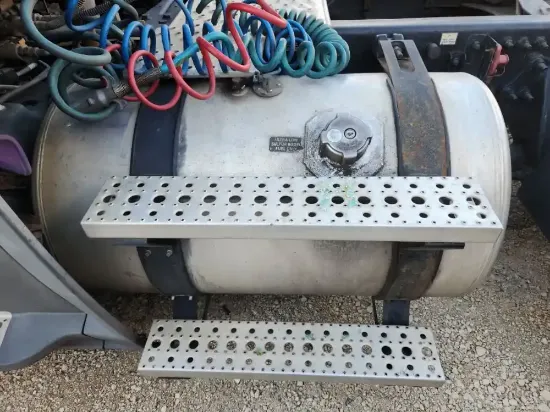 Picture of (Used) 2017 Freightliner Cascadia 125, FUEL TANK