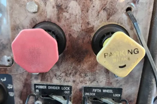 Picture of (Used) 2007 International 9200I, MISCELLANEOUS DASH SWITCHES