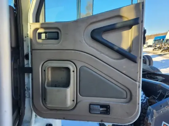 Picture of (Used) 2007 International 9200I, INTERIOR DOOR PANEL