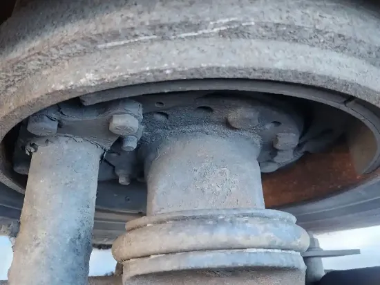 Picture of (Used) 2007 International 9200l, FRONT DIFFERENTIAL HUBS