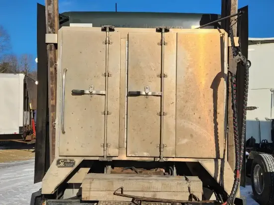 Picture of (Used) 2023 Kenworth T680, ALUMINUM HEADACHE RACK WITH CHAIN HOLDERS AND BOX