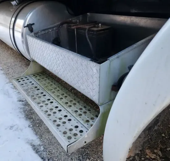 Picture of (Used) 2007 Freightliner Columbia 112, BATTERY BOX