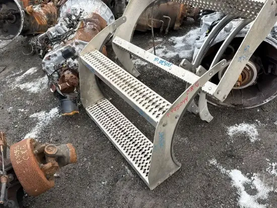 Picture of (Used) 2025 Peterbilt 579, STEPS