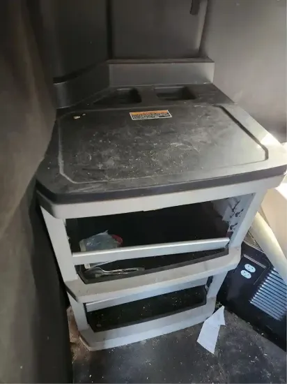 Picture of (Used) 2023 Kenworth T680, SLEEPER CABINETS