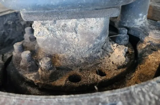 Picture of (Used) 2016 Freightliner Cascadia 125, FRONT DIFFERENTIAL HUBS