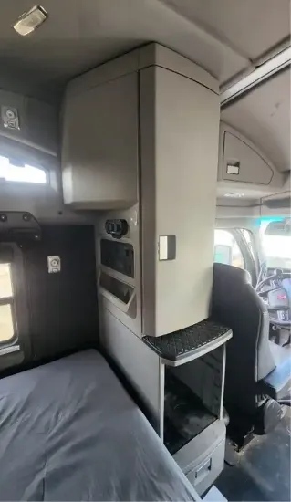 Picture of (Used) 2023 Kenworth T680, SLEEPER CABINETS