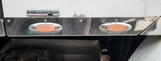 Picture of (Used) 2007 Freightliner Columbia 112, UNDER DOOR CAB LIGHTING