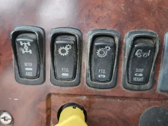Picture of (Used) 2016 Mack GU713, MISCELLANEOUS DASH SWITCHES