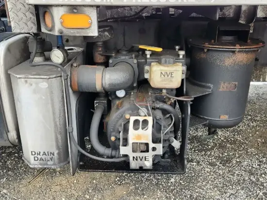 Picture of (Used) 2016 Mack GU713, VACUUM PUMP
