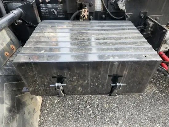 Picture of (Used) 2008 Mack MRU613, BATTERY BOX COVER